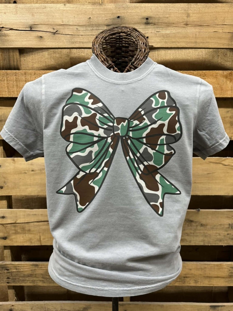 Southern Chics Classic Camo Bow Comfort Colors T-Shirt - SimplyCuteTees